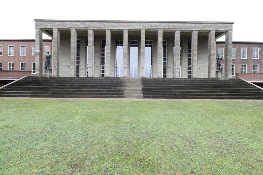unico Windows and unico xs Windows - Hall of Honour of the House of German Sports, Berlin located in Berlin, Alemanha
