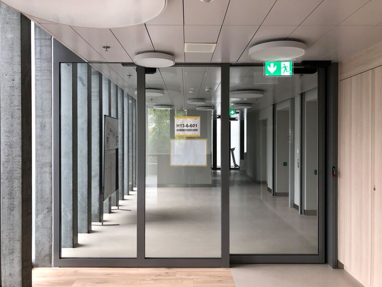 thermfix vario Fachadas, fuego light Portas, unico Portas and presto 50 Portas - The Circle, Zurich located in Zürich, Suíça