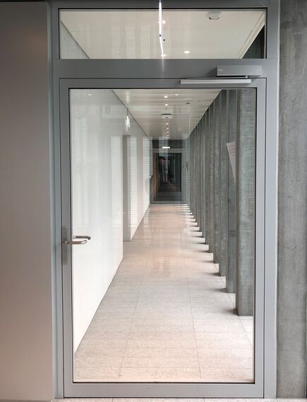 thermfix vario Fachadas, fuego light Portas, unico Portas and presto 50 Portas - The Circle, Zurich located in Zürich, Suíça