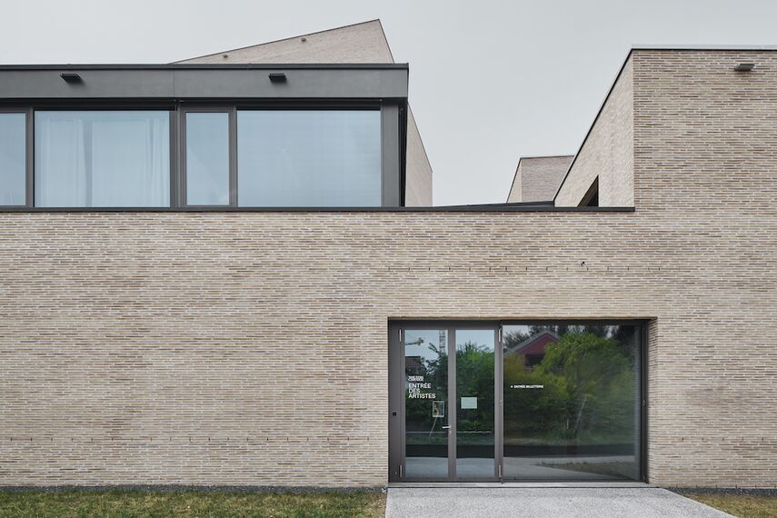 unico Janelas, unico Portas, fuego light Portas, fuego light Janelas, presto 50 Janelas and presto 50 Portas - Théâtre de Carouge and Salle des Fêtes located in Carouge, Suíça