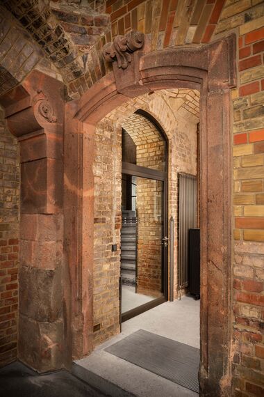 unico Windows, unico Doors, presto 50 Doors and fuego light Doors - Trinitatiskirche, Dresden located in Dresden, Alemanha