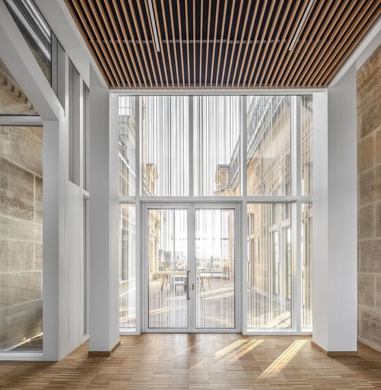 unico xs Janelas and unico xs Portas - Saint-Omer train station located in Saint-Omer, França