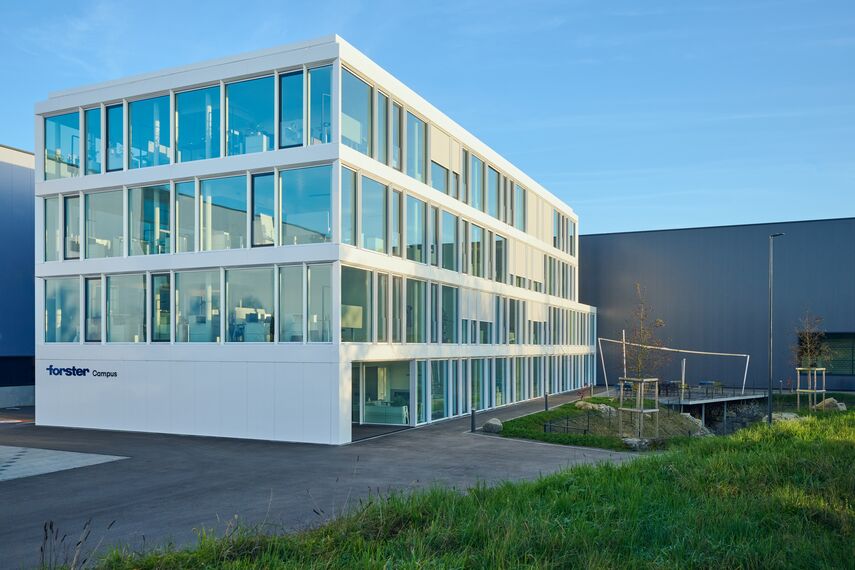 unico Janelas, fuego light Portas, thermfix vario Fachadas, unico Portas, fuego light Janelas de correr, unico Janelas de correr and presto xs Portas - Forster Campus, Romanshorn located in Romanshorn, Suíça