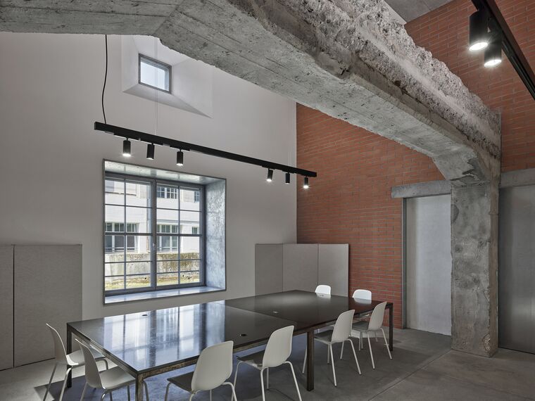 unico Portas and unico xs Janelas - Conversão do complexo Papieri located in Cham, Suíça