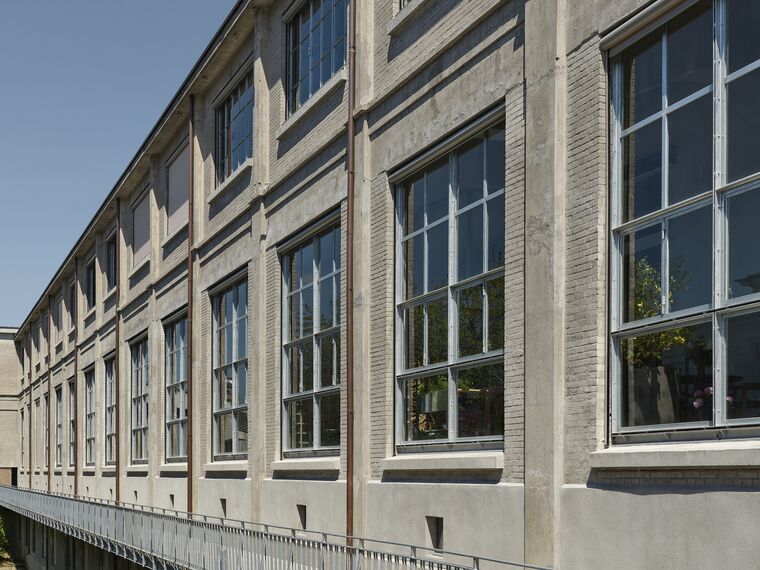 unico Portas and unico xs Janelas - Conversão do complexo Papieri located in Cham, Suíça