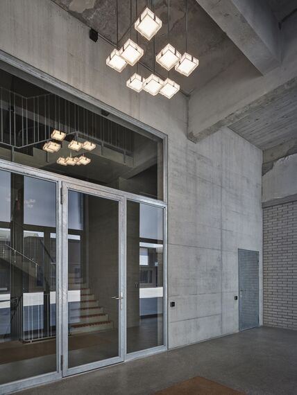 unico Portas and unico xs Janelas - Conversão do complexo Papieri located in Cham, Suíça