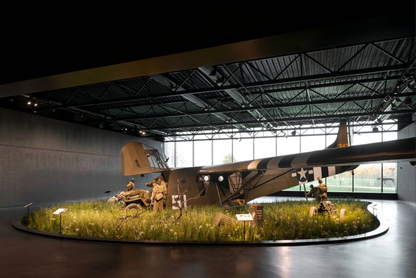 unico Portas and thermfix light Fachadas - Museu Airborne, Sainte-Mère-Église