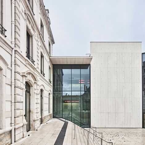 unico Janelas and thermfix vario Fachadas - Le Signe, National Center of Graphic Design located in Chaumont, França