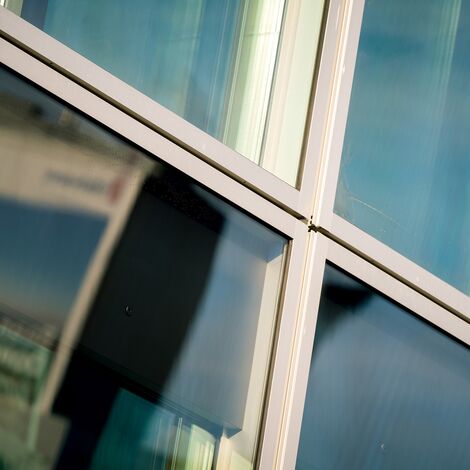 thermfix vario Fachadas, fuego light Portas, unico Portas and presto 50 Portas - The Circle, Zurich located in Zürich, Suíça