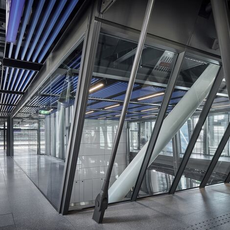 fuego light Doors, fuego light Sliding systems and thermfix light Facades - Airport Terminal, Genebra located in Geneva, Suíça