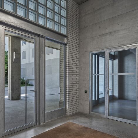 unico Portas and unico xs Janelas - Conversão do complexo Papieri located in Cham, Suíça