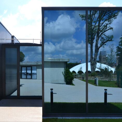 unico Portas and thermfix light Fachadas - Museu Airborne, Sainte-Mère-Église