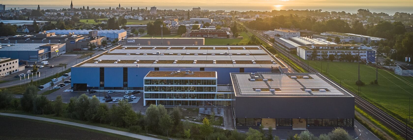 unico Janelas, fuego light Portas, thermfix vario Fachadas, unico Portas, fuego light Janelas de correr, unico Janelas de correr and presto xs Portas - Forster Campus, Romanshorn located in Romanshorn, Suíça