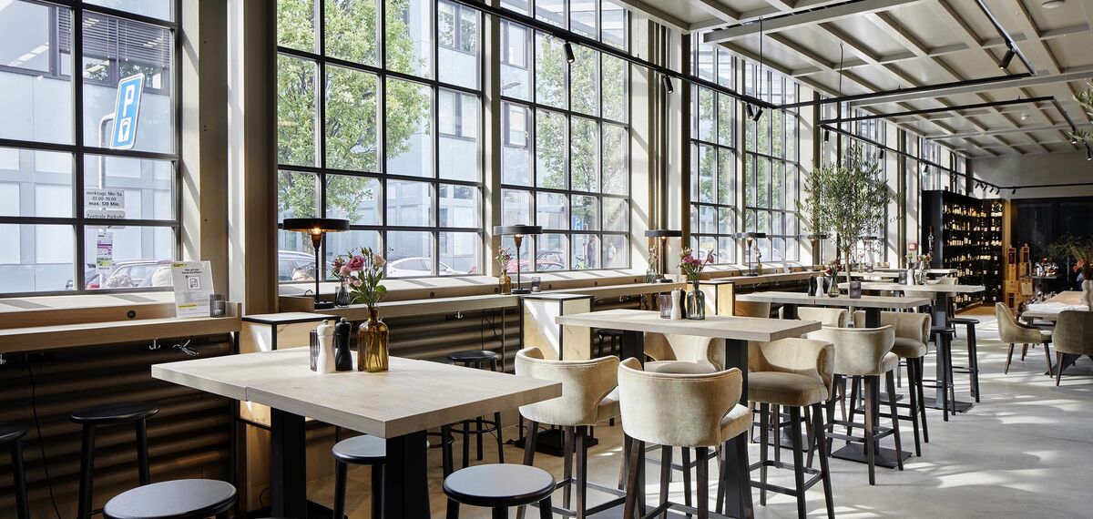 unico xs Janelas and unico Portas - Conversion of old shed building, Zug located in Zug, Suíça