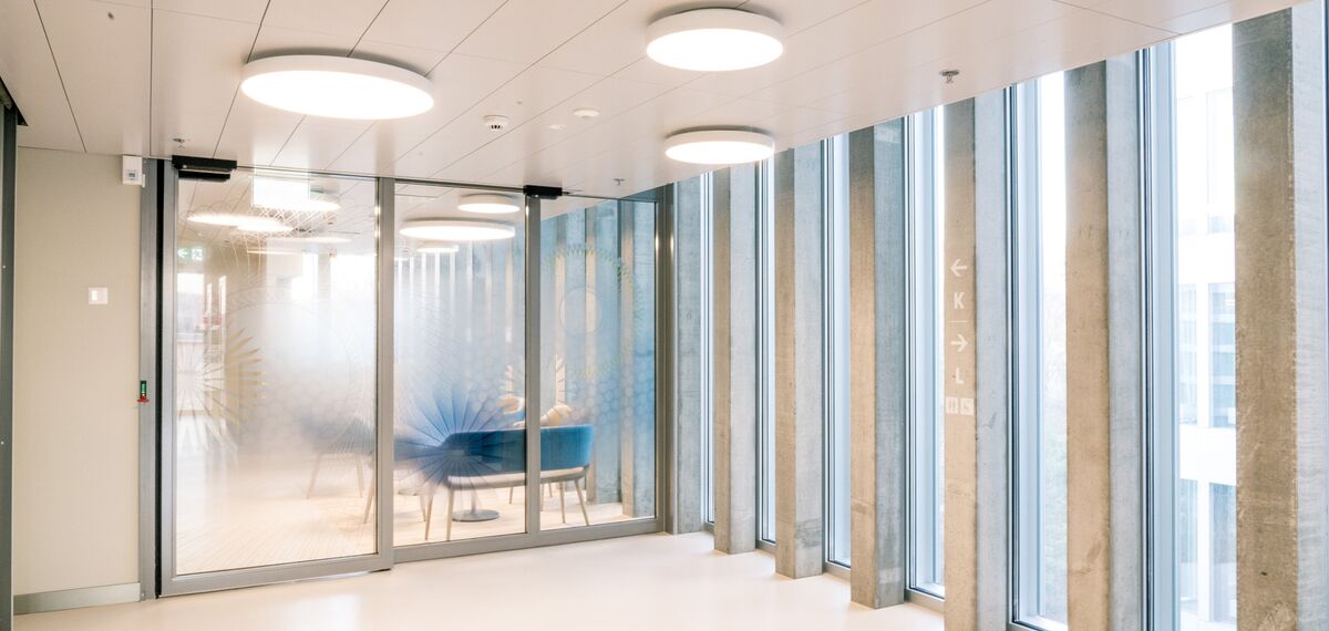 thermfix vario Fachadas, fuego light Portas, unico Portas and presto 50 Portas - The Circle, Zurich located in Zürich, Suíça