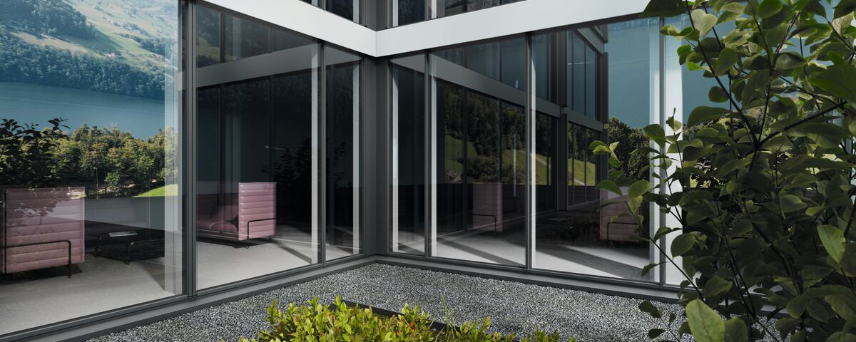 Fachada de aço minimalista com certificação anti-intrusão