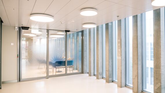 thermfix vario Fachadas, fuego light Portas, unico Portas and presto 50 Portas - The Circle, Zurich located in Zürich, Suíça