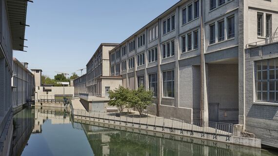 unico Portas and unico xs Janelas - Conversão do complexo Papieri located in Cham, Suíça